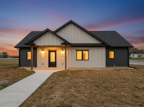 317 Zitkala Sa Trl, Vermillion, SD 57069