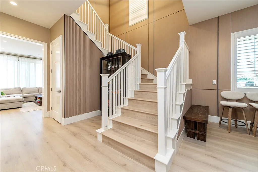 1 bed, 2800 sqft, $2,500 — Photo 3