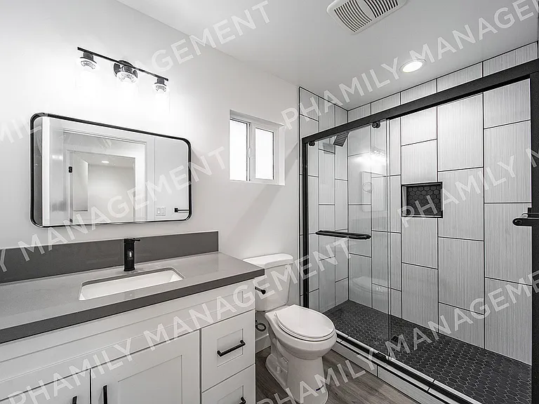 339 W Center St #J — Photo 10