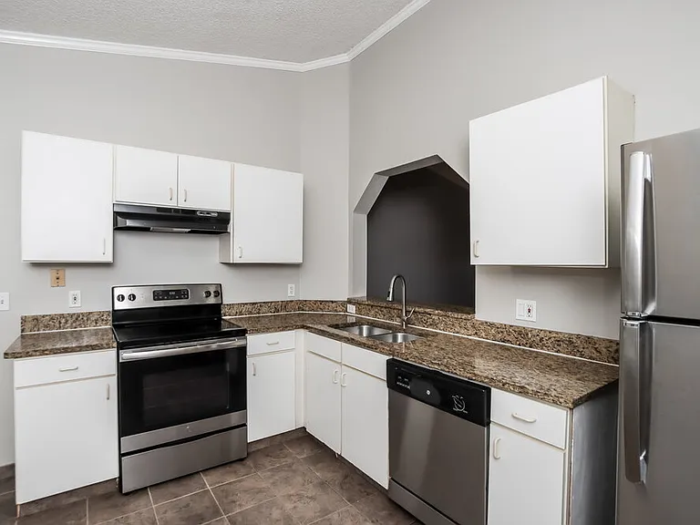 108 Osceola Ave — Photo 7