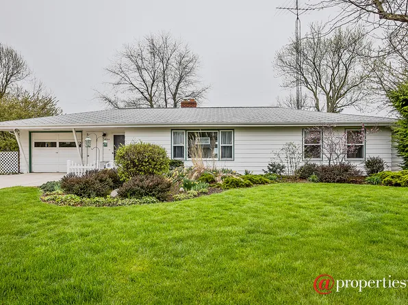 1384 S Aurilla Dr, Saint Joseph, MI 49085
