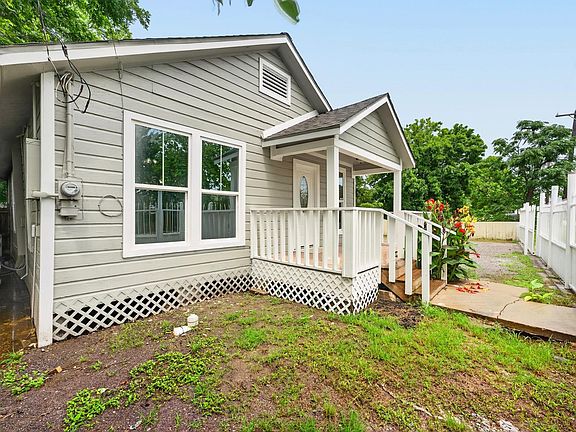 2nd image of 107 N 10th St