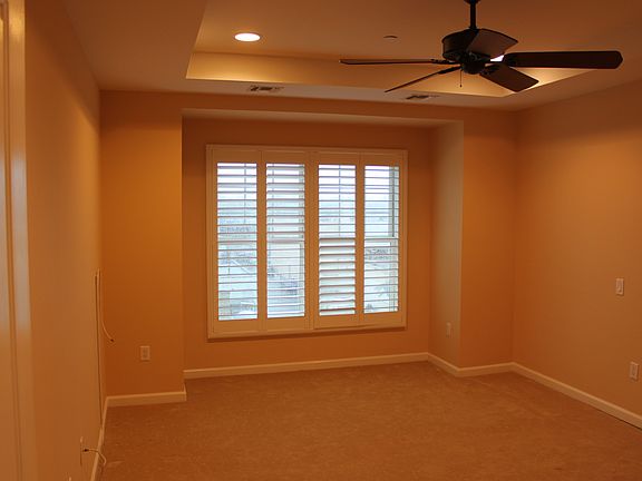 5th image of 77 Maple Ave