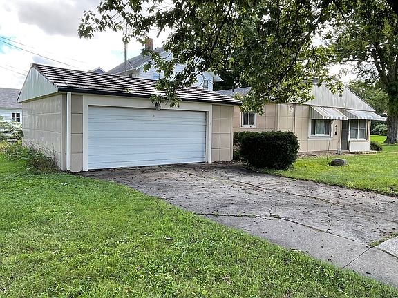 4th image of 601 10th Ave