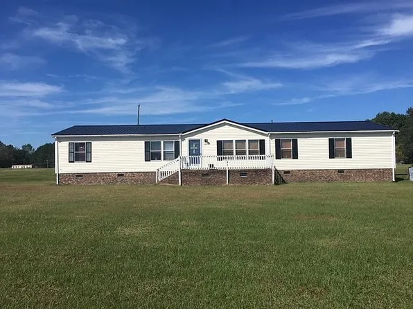 1093 Red Hill Rd, Mount Olive, NC 28365
