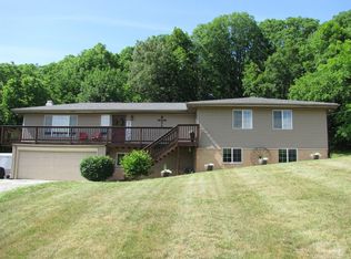 36 Prices Creek Rd, Keokuk, IA 52632