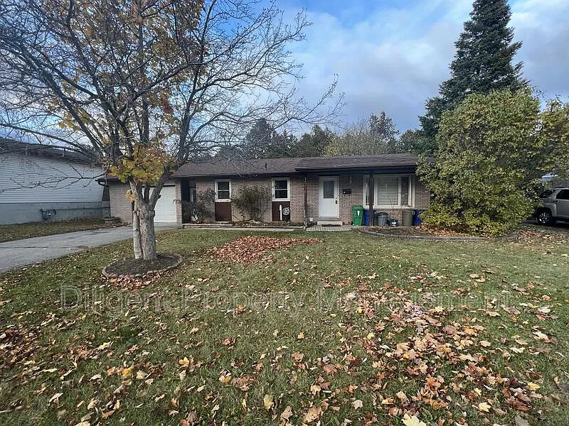 3 bed, 2.0 bath, $575 — Photo 2