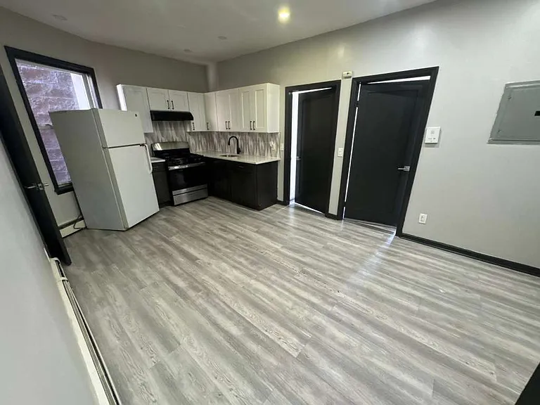 305-306 Magnolia Ave #5 — Photo 6