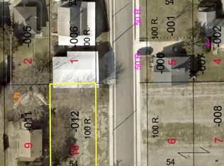 6 & St, Peru, IL 61354