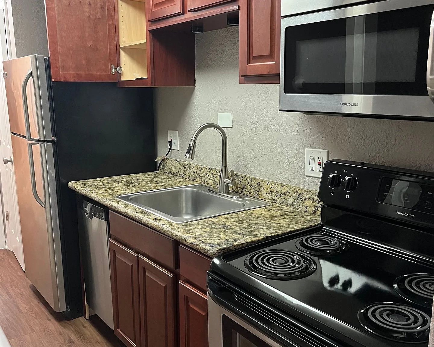 Greentree Apartments - Beautiful Remodeled Aprtments — Photo 1