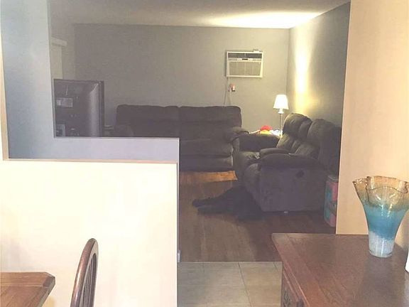 4th image of 61 N 1st St