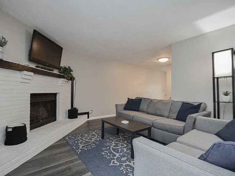 453 Silverlake Ave #453 — Photo 3