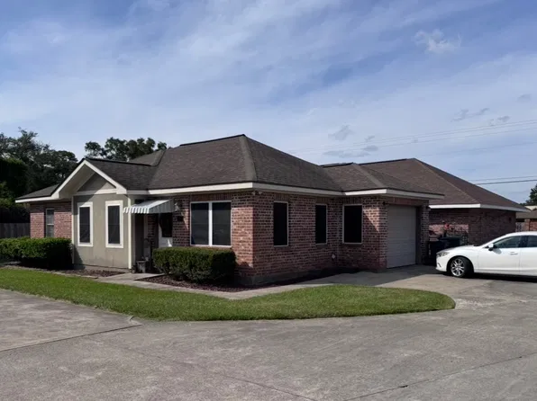 119 Sister Agnes Dr, Broussard, LA 70518