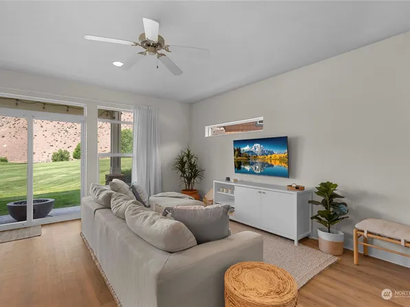 9216 Canyon Drive NW, Quincy, WA 98848