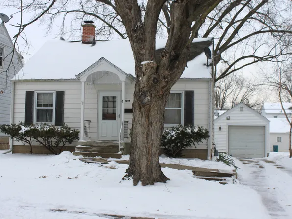 1204 12th Ave, Sterling, IL 61081