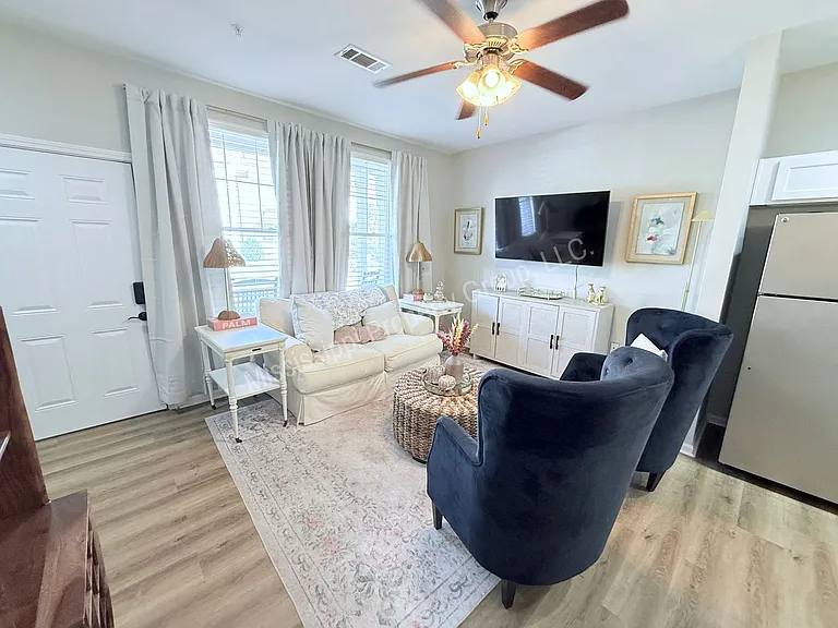 209 Town Center Dr — Photo 3