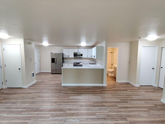 2nd image of 4932 Wilshire Ct SE #B