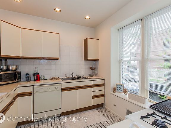 5th image of 1301 N Hoyne Ave APT 1F