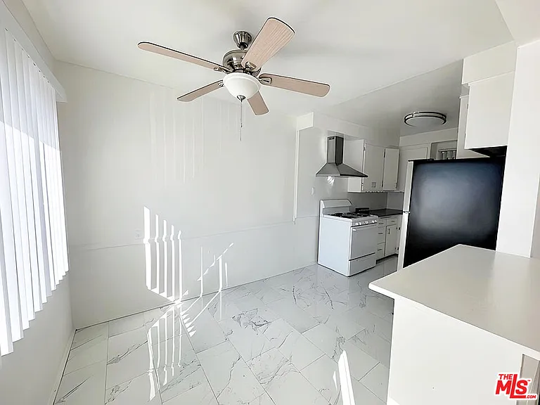 228 S Mariposa Ave #16 — Photo 9