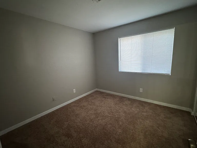 7447 Palermo Ave — Photo 15