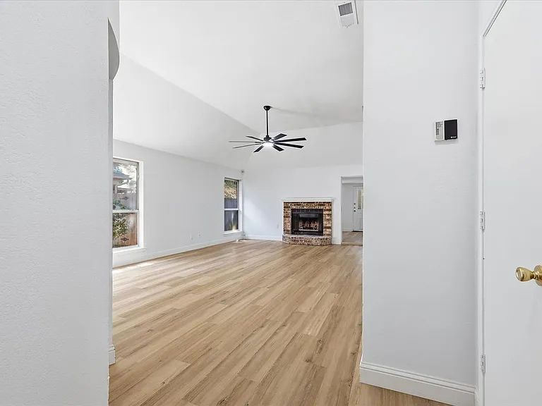 8812 Sabinas Trl — Photo 3