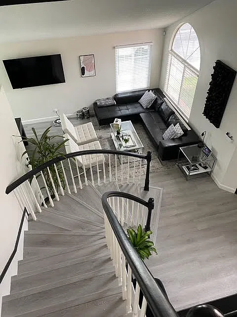 4 bed, 1983 sqft, $4,500 — Photo 2