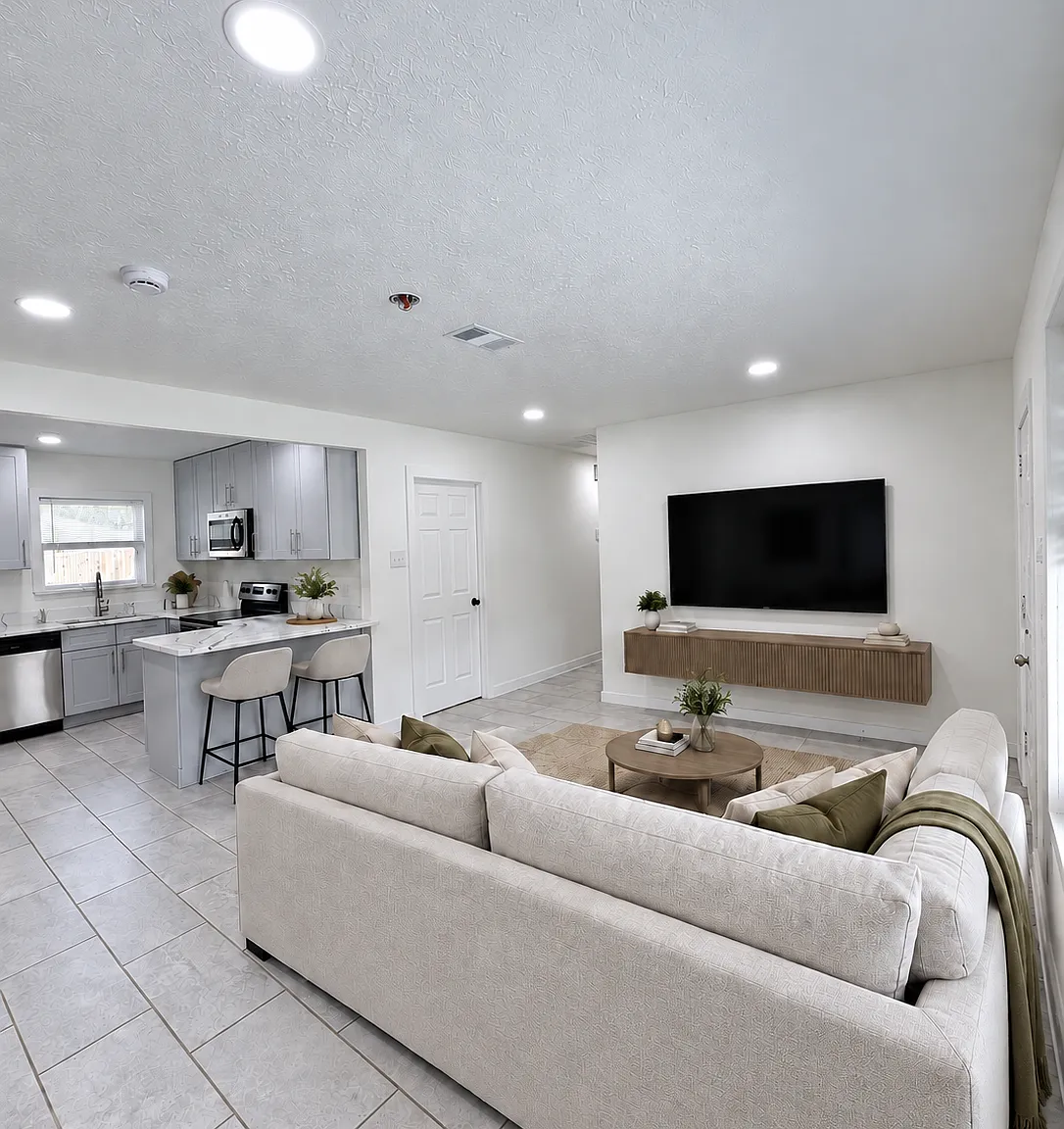 4 bed, 1200 sqft, $1,800 — Photo 2