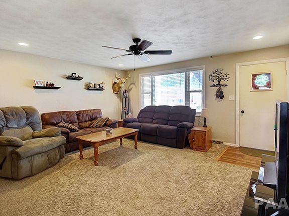 5th image of 110 N Luellyn Pl