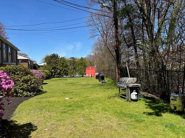 5 Albert Dr #10 — Photo 13