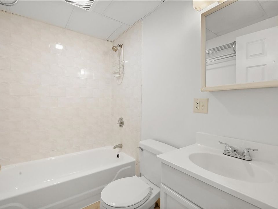 1st image of 19 Harris St #4