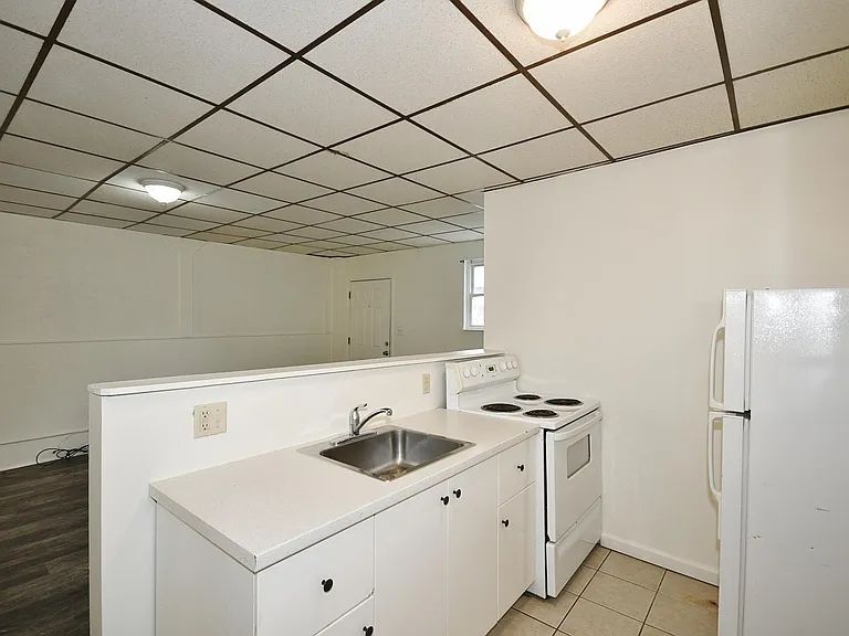 2040 Brownsville Rd #A — Photo 6