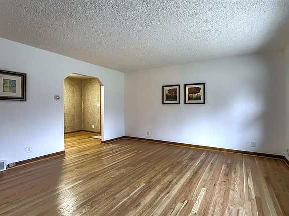 4th image of 3010 N 82nd Ter