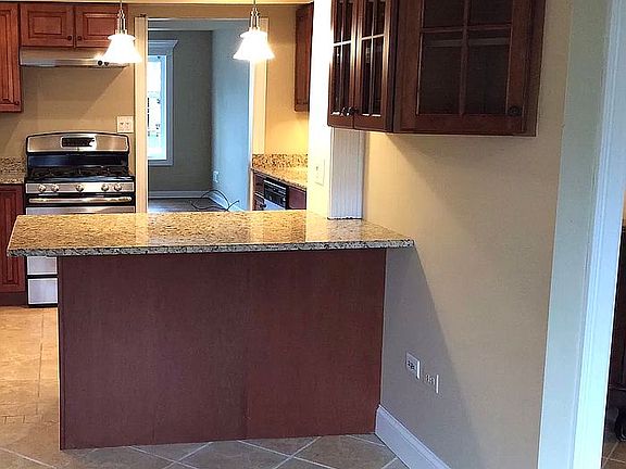 3rd image of 342 S Newbury Pl