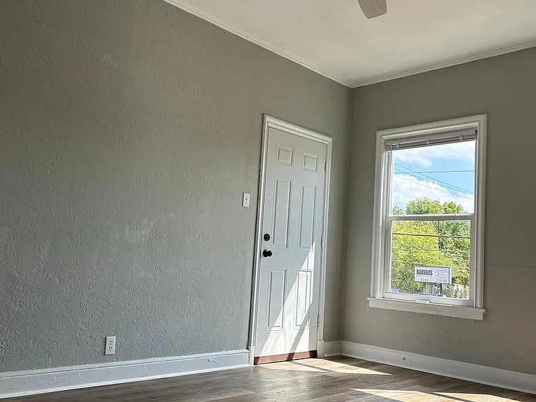403 W Hollywood Ave #3 — Photo 4