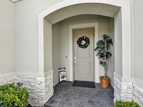 4th image of 4301 Hammock Grove Drive