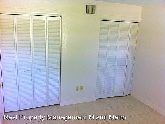 4th image of 9751 Wayne Ave APT 2