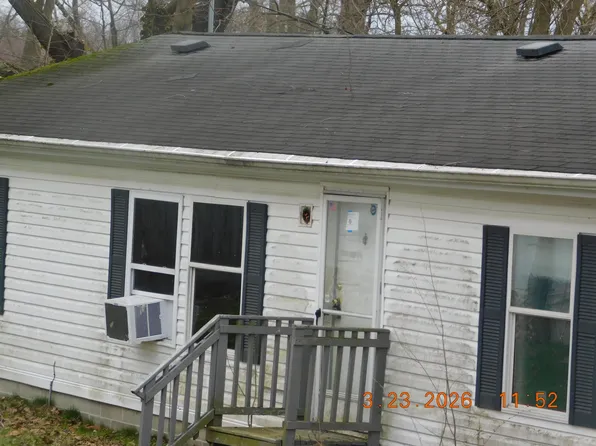 54565 Adams Ave, Eau Claire, MI 49111