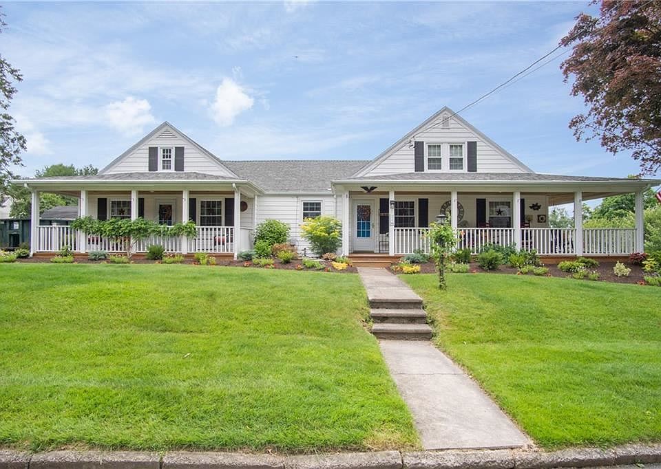 1st image of 11 Apple Hill Dr