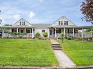 11 Apple Hill Dr, Cranston, RI 02921