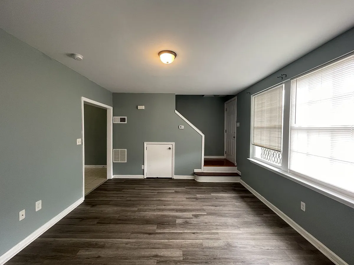 Building Photo - 833 North Ave #A2