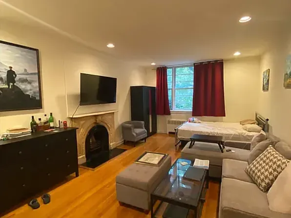 44 East 63rd Street image 1 of 1