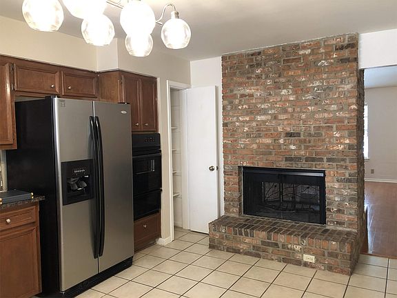 3rd image of 3800 Knollwood Dr #A