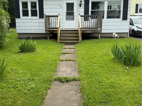 202 Klein St, Rochester, NY 14621