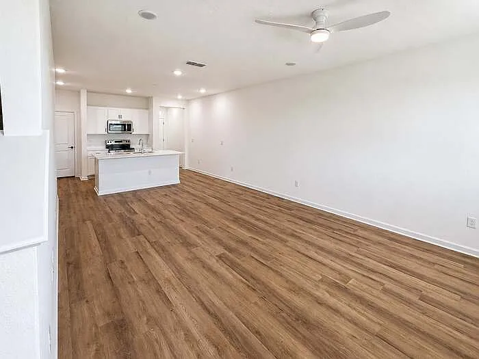 8668 Elmo Rd — Photo 8