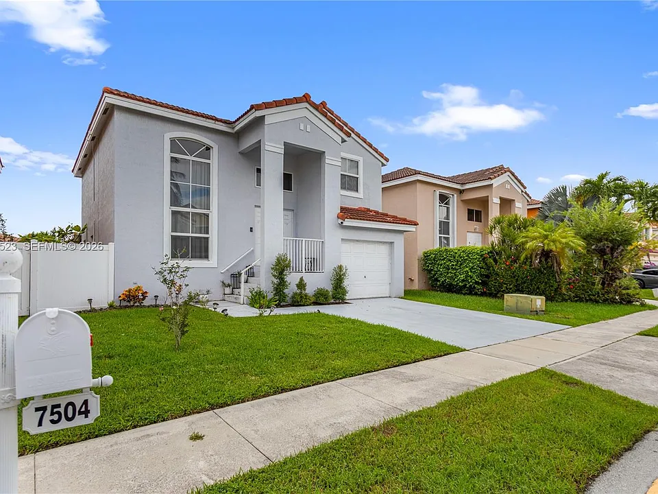 7504 Viscaya Cir