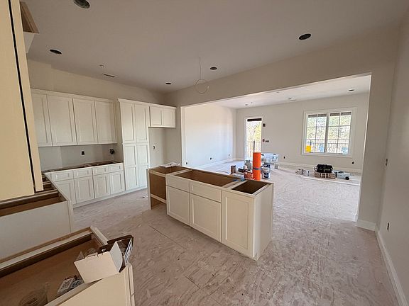 4th image of 6801 River Rd #407