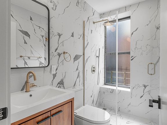2nd image of 82-86 Washington Pl W #5C