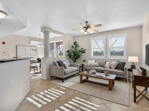 1900 Danbrook Dr Unit 811, Sacramento, CA 95835
