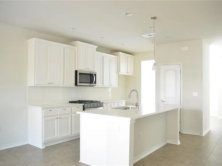 14403 McCoy Loop — Photo 7