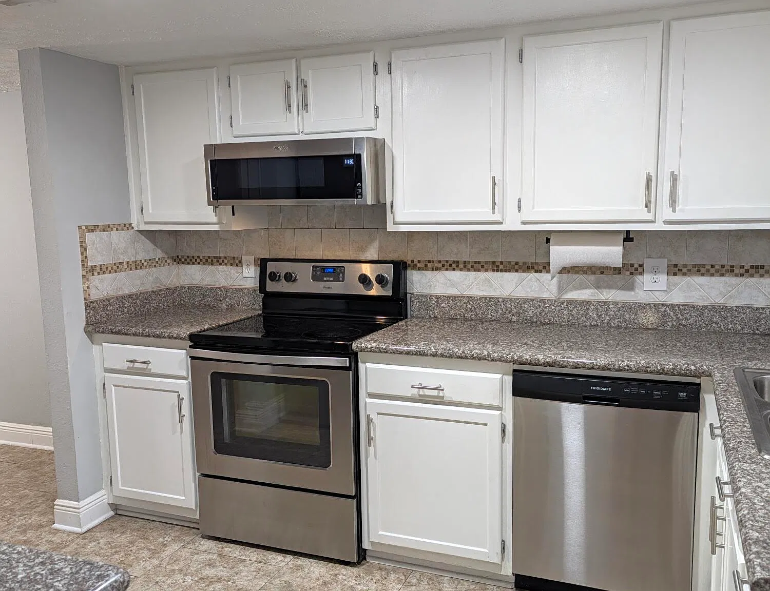 2 bed, 1273 sqft, $1,895 — Photo 3